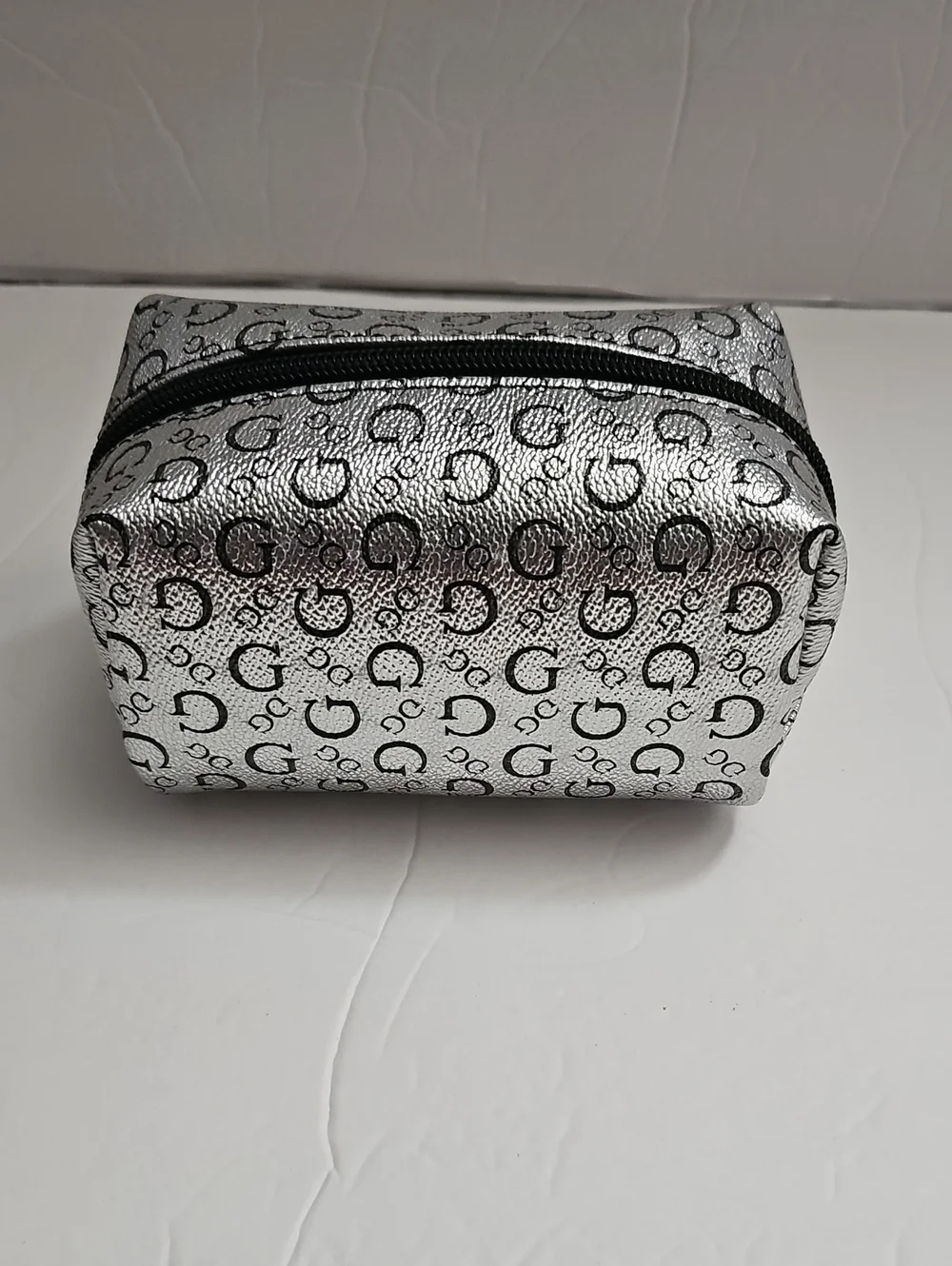 Guess Silver Logo-Print Cosmetic Pouch